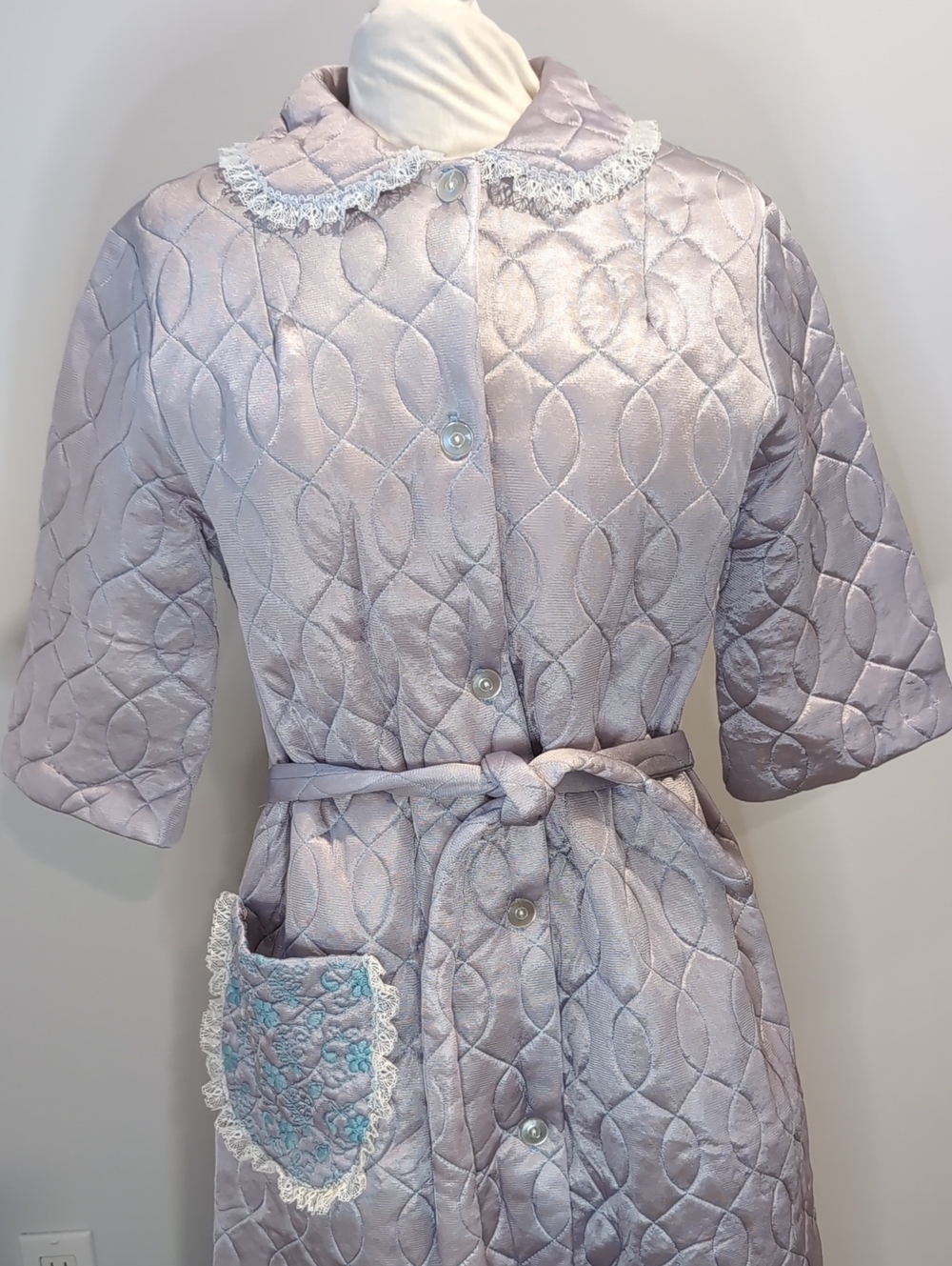 Vintage Lavender Quilted Satin Robe Housecoat Small Medium 60's 70's